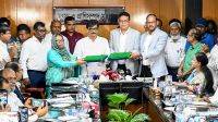 এভিয়ান ইনফ্লুয়েঞ্জা ও গোটপক্স ভ্যাকসিন খামারি পর্যায়ে দেওয়া হবে: কৃষিমন্ত্রী