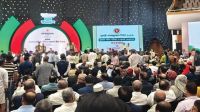 ডকুমেন্টারি নিয়ে ক্ষোভ, রাষ্ট্রপতির সামনেই হট্টগোল