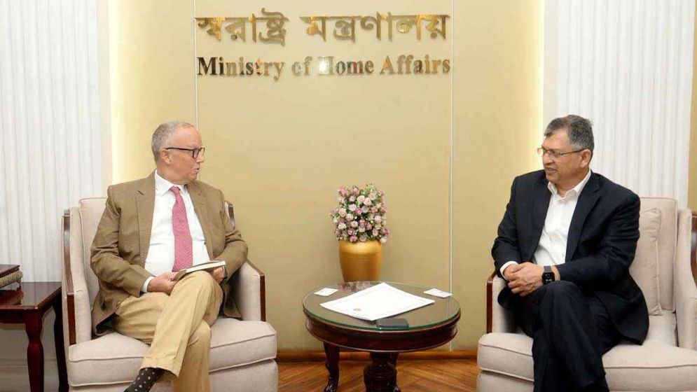 গঠনমূলক সমালোচনা আর গালাগাল এক নয়: স্বরাষ্ট্রমন্ত্রী
