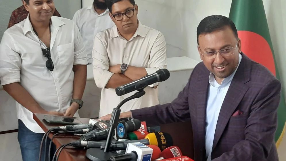 পুতুলের ওই পদে দায়িত্ব পালনের মতো যোগ্যতা ছিল না: হুমায়ুন কবির