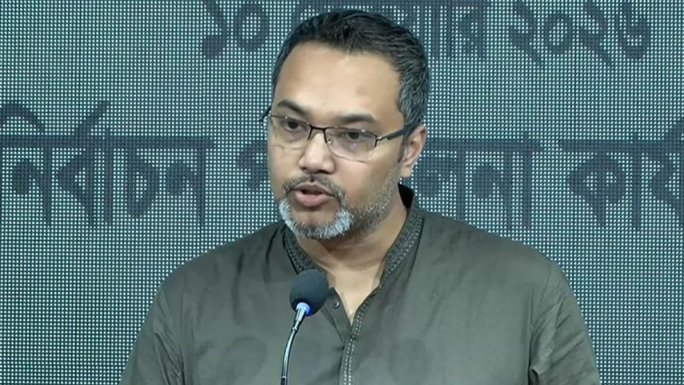 চাপ নয়, দ্বিপাক্ষিক স্বার্থেই বোয়িং কেনার চুক্তি: মাহাদী আমিন