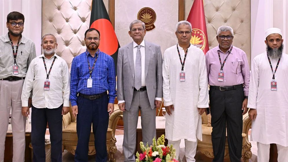 এআই যেন নিয়ন্ত্রণহীন-যথেচ্ছভাবে ব্যবহৃত না হয়: রাষ্ট্রপতি