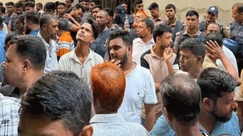 গোপন বৈঠক থেকে আটক হওয়া ২৭ জন কারাগারে