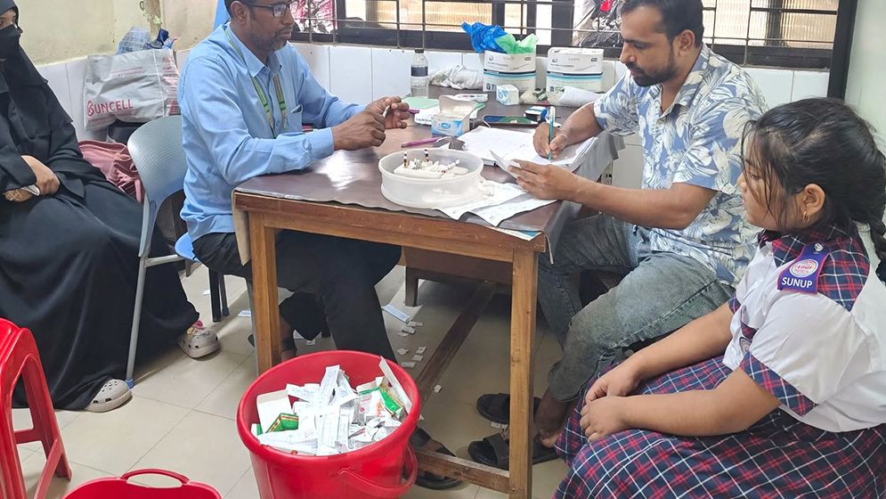 ৮ মাসে এক হাসপাতালেই জলাতঙ্কের টিকা নিলেন সাড়ে ১২ হাজারের বেশি মানুষ 
