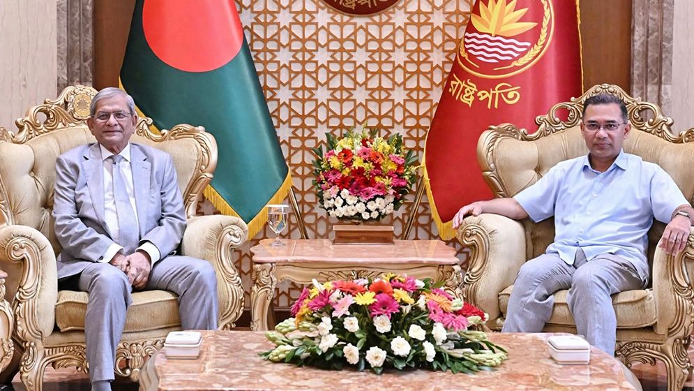 রাষ্ট্রপতির সঙ্গে দেখা করলেন প্রধানমন্ত্রী 