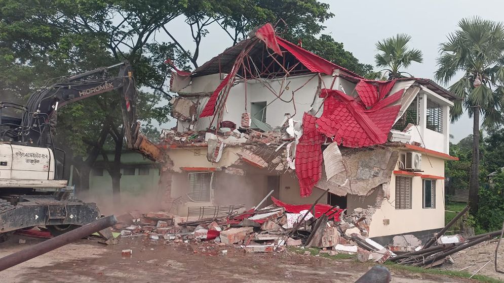 ওয়েস্টার্ন ভ্যালীর সাইট অফিস গুঁড়িয়ে দিল রাজউক  