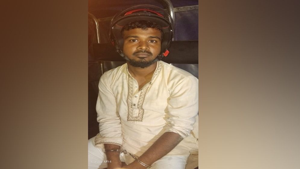 নবীকে নিয়ে কটূক্তি যুবকের, অতঃপর...