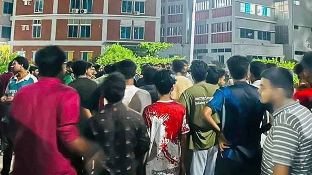 শিক্ষার্থীর আপত্তিকর ভিডিও ফাঁস, ক্যাম্পাসে রক্তক্ষয়ী সংঘর্ষ
