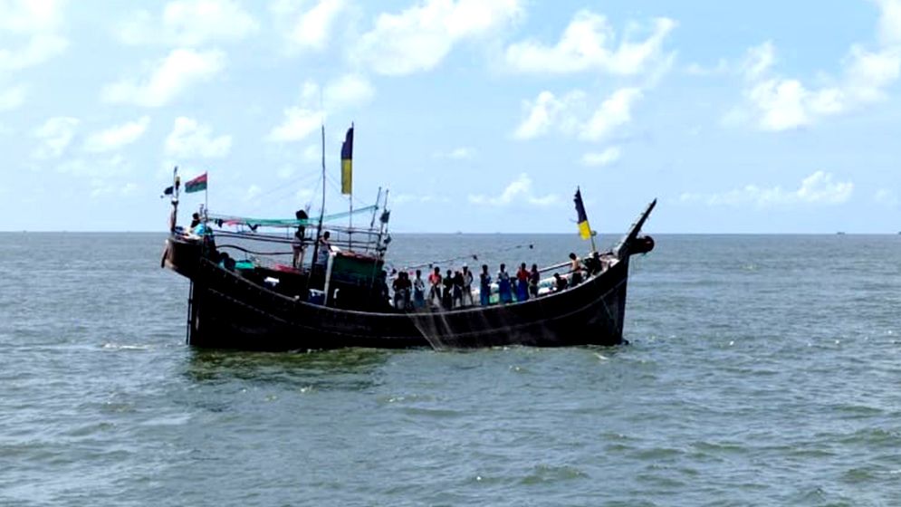জ্বালানি তেলের মূল্য বৃদ্ধিতে জেলেদের ক্ষোভ