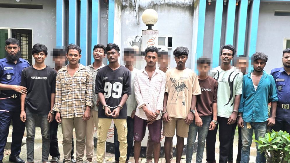 মুরাদনগরে নিষিদ্ধ সংগঠনের মিছিলের প্রস্তুতি, ১৩ জন গ্রেপ্তার