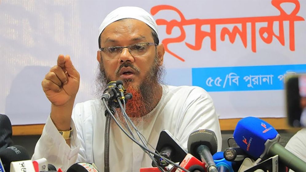 ‘সংবাদ সংগ্রহে নারী সাংবাদিককে পর্দা করে আসতে হবে’