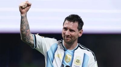 অবসরের পরও দেশের জার্সিতে ফিরছেন মেসি?