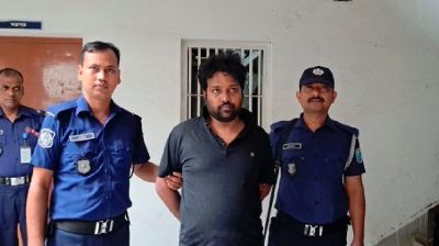 পুলিশের এসবিকে পিটিয়ে হত্যা, প্রাইভেটকার চালক গ্রেপ্তার