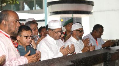 শাহজালাল ও শাহপরানের মাজার জিয়ারত করলেন রাষ্ট্রপতি