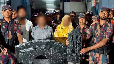 দেড় কোটির দুটি কষ্টিপাথরসহ তিনজন গ্রেপ্তার