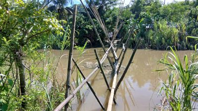 হাজার হাজার মানুষের একমাত্র ভরসা ঝুঁকিপূর্ণ বাঁশের সাঁকো