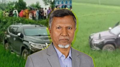 নিয়ন্ত্রণ হারিয়ে ধানক্ষেতে জনপ্রশাসন প্রতিমন্ত্রীর গাড়ি