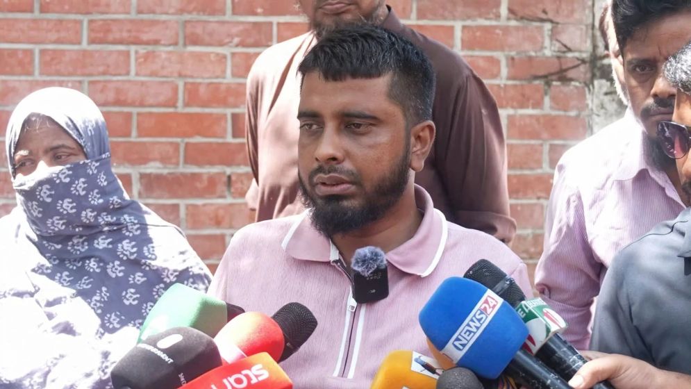 ‘সাতক্ষীরার এমপির সঙ্গে সম্পর্কে জড়ানোর মূল হোতা শ্যালক ওবায়দুর’  