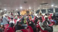 সন্দ্বীপে ডুবোচরে আটকে ফেরি, বিপাকে ৩০০ যাত্রী