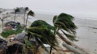 আট অঞ্চলে ঝোড়ো হাওয়াসহ ঝড়ের আভাস