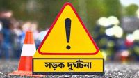 দাঁড়িয়ে থাকা কাভার্ডভ্যানে বাসের ধাক্কা, নিহত ৩