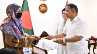 শহীদ সেনাসদস্যদের পরিবারের পাশে প্রধানমন্ত্রী 
