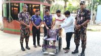 যাত্রীসেবায় হুইলচেয়ার দিলেন আগরতলার সহকারী হাইকমিশনার
