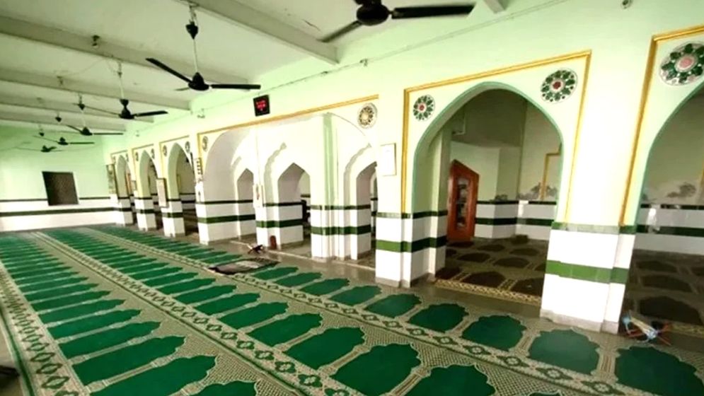 মোদির বাসভবনের পাশে ঐতিহাসিক মসজিদ খালি করার নির্দেশ