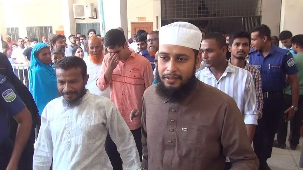 কিশোরীকে ধর্ষণের দায়ে ইমামের যাবজ্জীবন  
