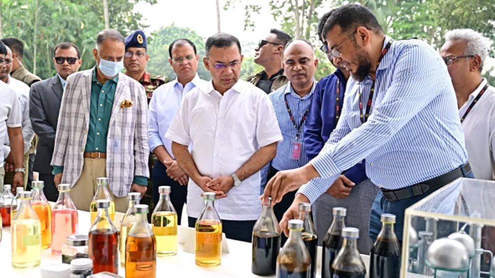 বর্জ্য থেকে জ্বালানি তেল উৎপাদন প্রকল্পে সহযোগিতার আশ্বাস প্রধানমন্ত্রীর 