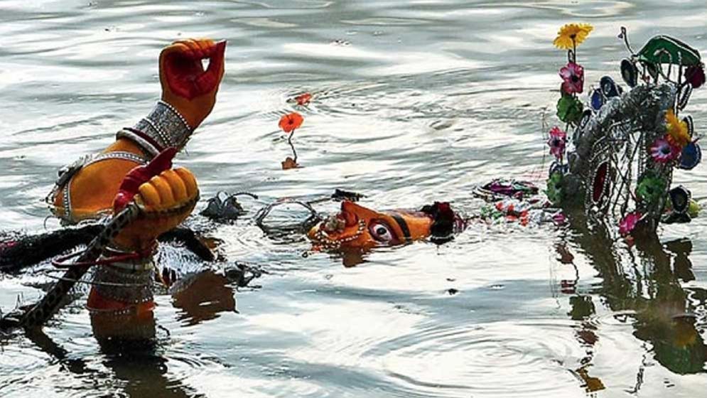 প্রতিমা বিসর্জন ঘিরে ঢাকায় ১৬ হাজার পুলিশ মোতায়েন