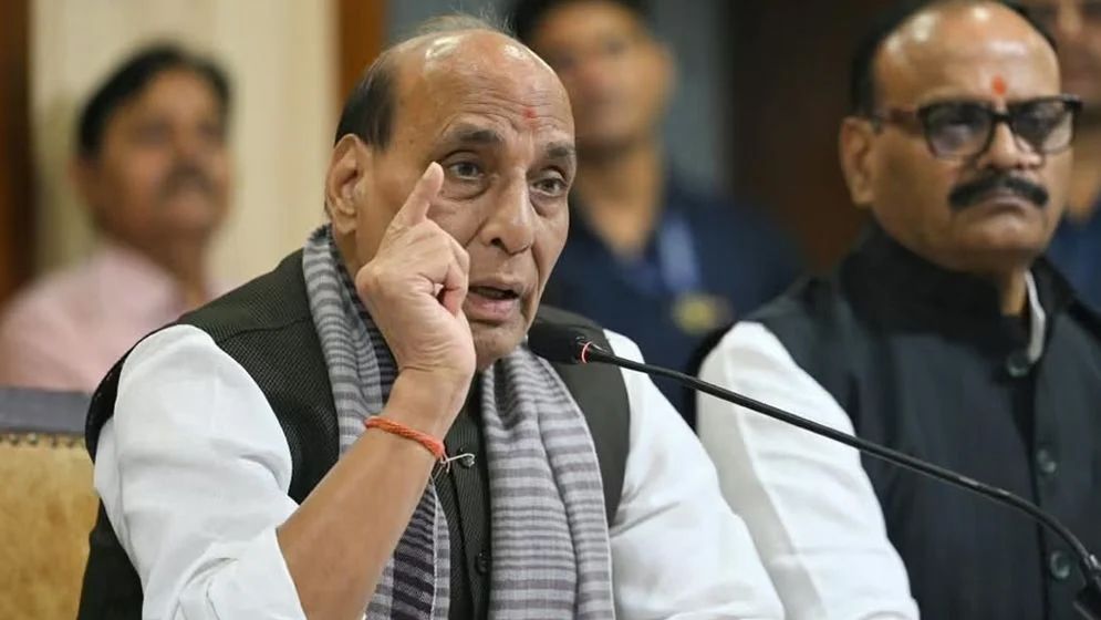 বাংলাদেশের মতো ক্ষমতা বদলাতে চায় কংগ্রেস: ভারতের প্রতিরক্ষামন্ত্রী