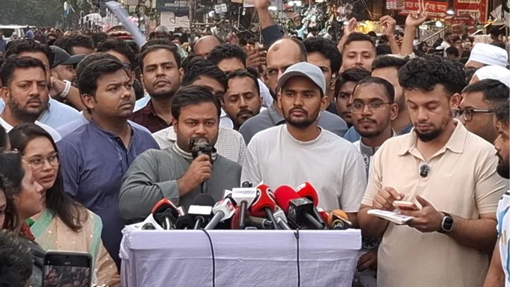 স্বরাষ্ট্রমন্ত্রীর পদত্যাগ চাইলেন আসিফ মাহমুদ