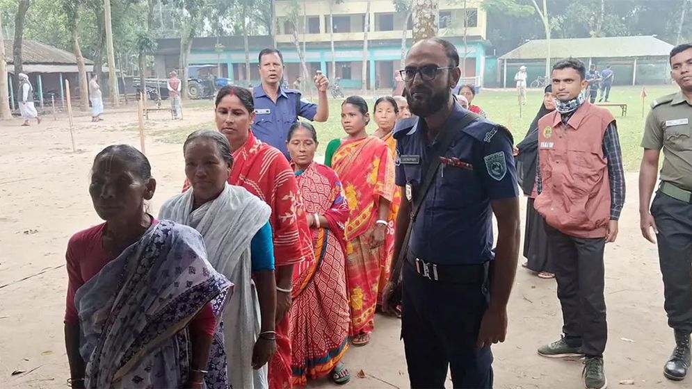 ঠাকুরগাঁও-১ আসনে উপনির্বাচন: ৪ ঘণ্টায় ভোট পড়েছে ৩৩ শতাংশ
