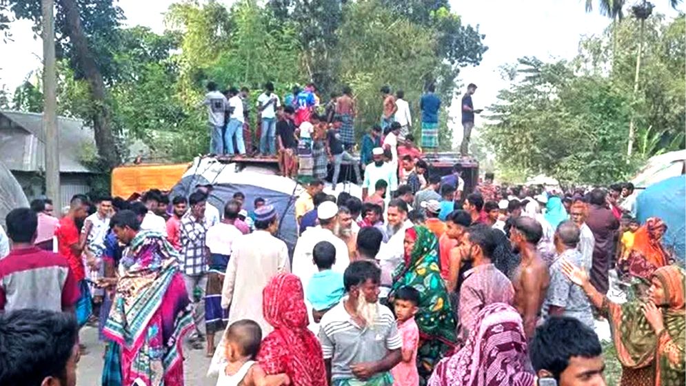 কুড়িগ্রামে ট্রাক-সিএনজির সংঘর্ষ, প্রাণ গেল ৫ জনের