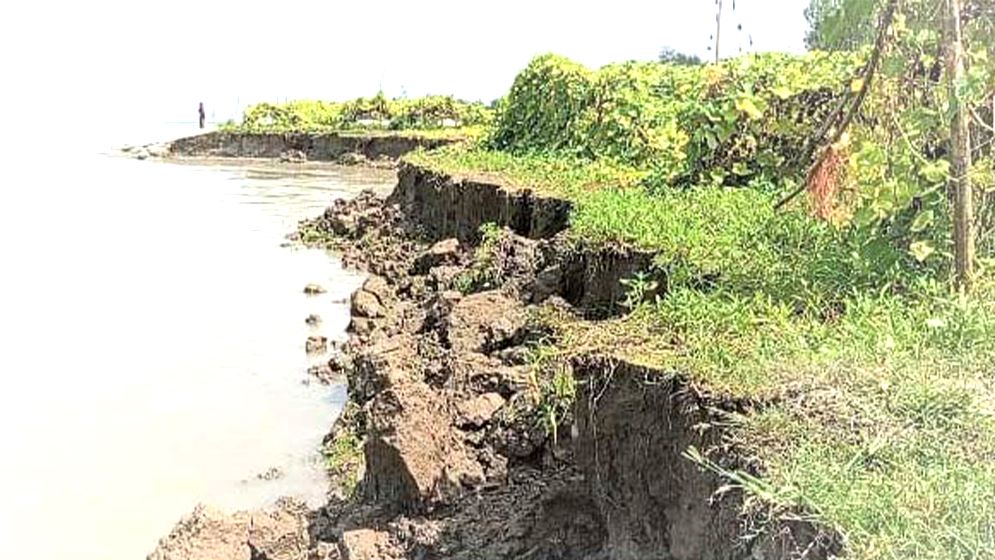 দেওয়ানগঞ্জে নদীভাঙনে নিঃস্ব বহু পরিবার, শিক্ষাবঞ্চিত শিশুরা