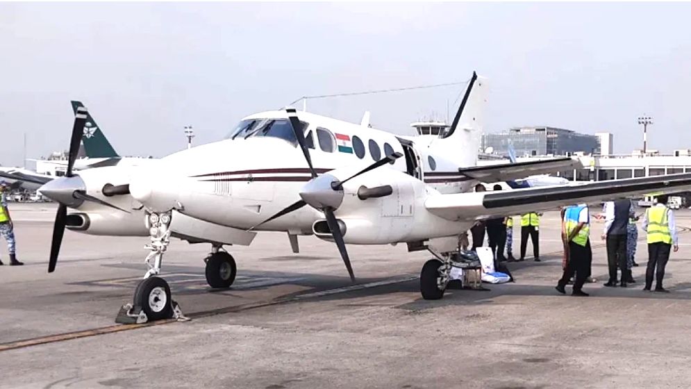 মাঝ আকাশে খুলে গেল দরজা, ভারতীয় এয়ার অ্যাম্বুলেন্সের ঢাকায় জরুরি অবতরণ