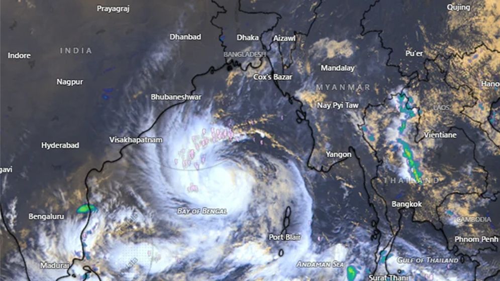আজই ঘূর্ণিঝড়ে রূপ নিতে পারে গভীর নিম্নচাপ, জানা গেল আঘাতের সম্ভাব্য সময়