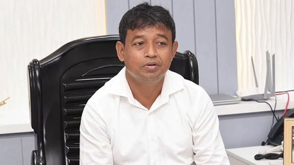 অবশেষে সাবেক ডিবিপ্রধান হারুন বরখাস্ত