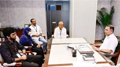 প্রধানমন্ত্রীর কাছে আবরার ফাহাদের নামে সেতু ও হল চাইল পরিবার
