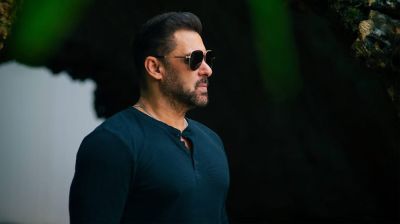 তাহলে কি সালমান খান বাসভবন ছাড়ছেন অদৃশ্য সত্তার কারণেই!