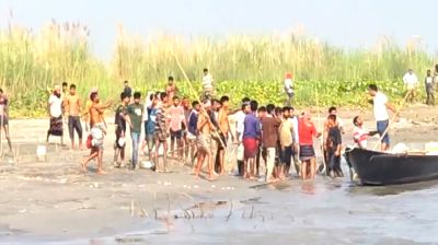 মা ইলিশ সংরক্ষণে গিয়ে এমপি-প্রশাসনকে লক্ষ্য করে ইটপাটকেল, ৩৬ জেলে আটক