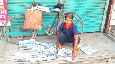 অভাবের সংসার নিয়ে মোস্তফার প্রশ্ন, ‘আর পারা যাচ্ছে না’