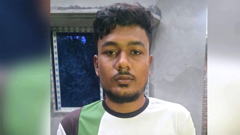 প্রধানমন্ত্রীর রাজশাহী সফরে ফেসবুকে ‘হুমকি’, বাবা-ছেলে ডিবি হেফাজতে