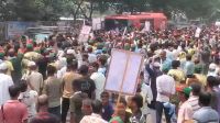 ঢাকা-চট্টগ্রাম মহাসড়কে ঢোল-বাদ্য বাজিয়ে নেতাকর্মীদের আনন্দ-মিছিল