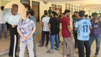 ভিসি কার্যালয়ে ফের তালা দিল শিক্ষার্থীরা, নতুন উপাচার্য অবরুদ্ধ  