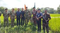 আটক দুই পুলিশ সদস্যকে বিজিবির কাছে হস্তান্তর করল বিএসএফ