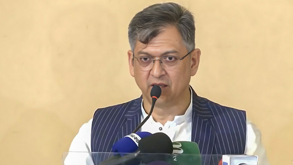 স্বরাষ্ট্রমন্ত্রী সালাউদ্দিন আহমেদ বলেছেন, “রাজনৈতিক সমঝোতা ছাড়া হঠাৎ করে ‘জুলাই জাতীয় সনদ বাস্তবায়ন আদেশ, ২০২৫’ এর অধীনে একটি ছলচাতুরির গণভোট চাপিয়ে দেওয়া হয়েছিল।” আপনি কি এই বক্তব্যের সঙ্গে একমত?