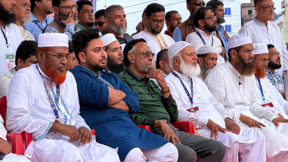 ১১ দলীয় ঐক্যের লংমার্চ আজ (৫ সেপ্টেম্বর) থেকে শুরু হয়েছে। এই লংমার্চের মাধ্যমে ৬ দফা দাবি আদায় সম্ভব বলে আপনি কি মনে করেন?